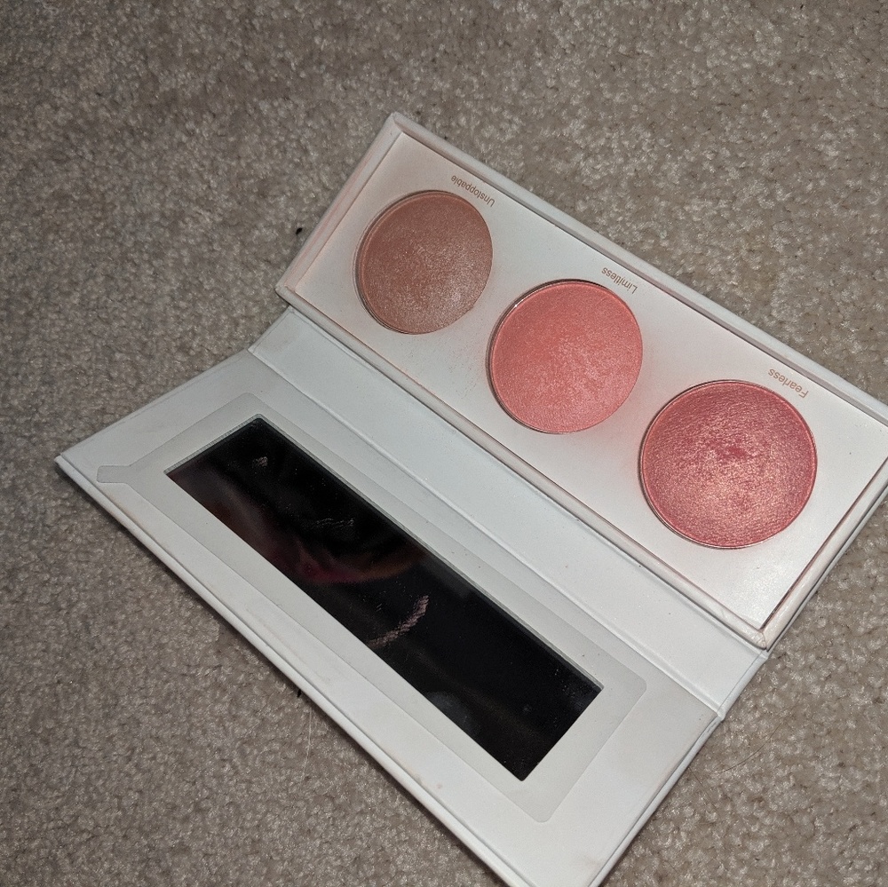 The Real Her Be fearless blush palette